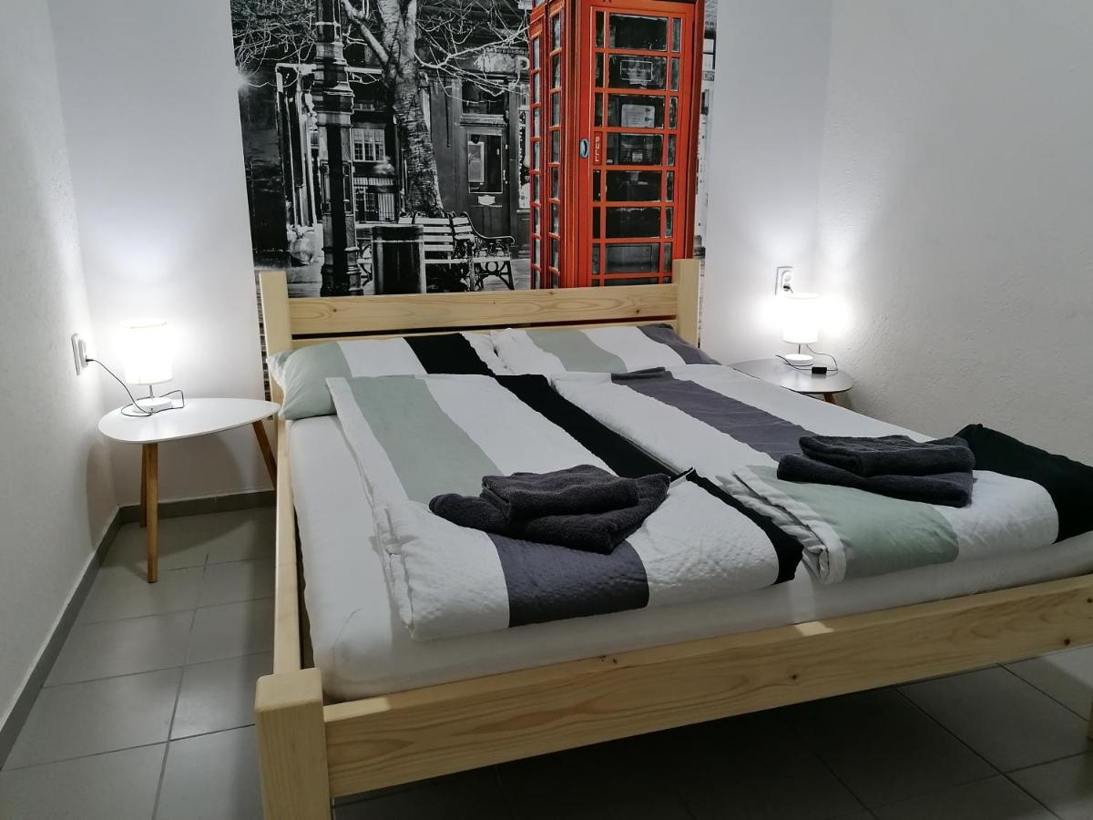 Apartmani Sirmium Sremska Mitrovica Exterior foto